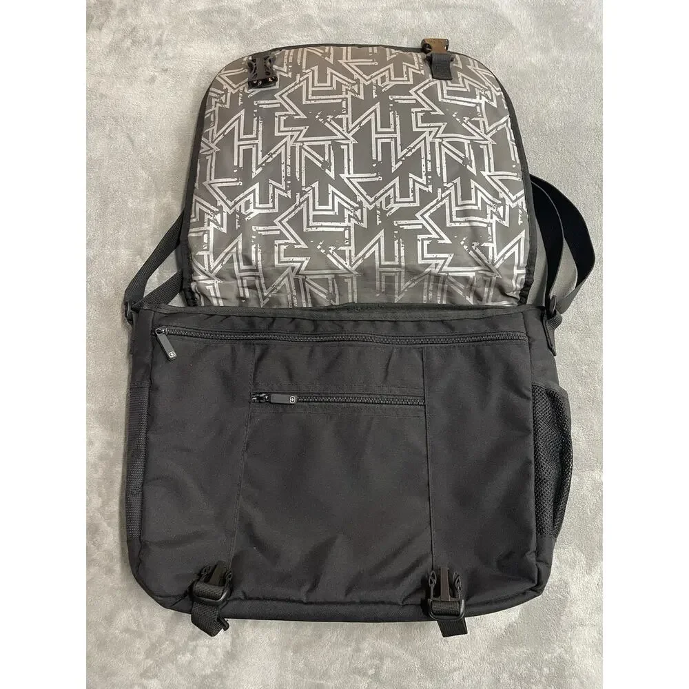 OGIO Shoulder Messenger Laptop Computer Bag 18”x 13” Black EUC